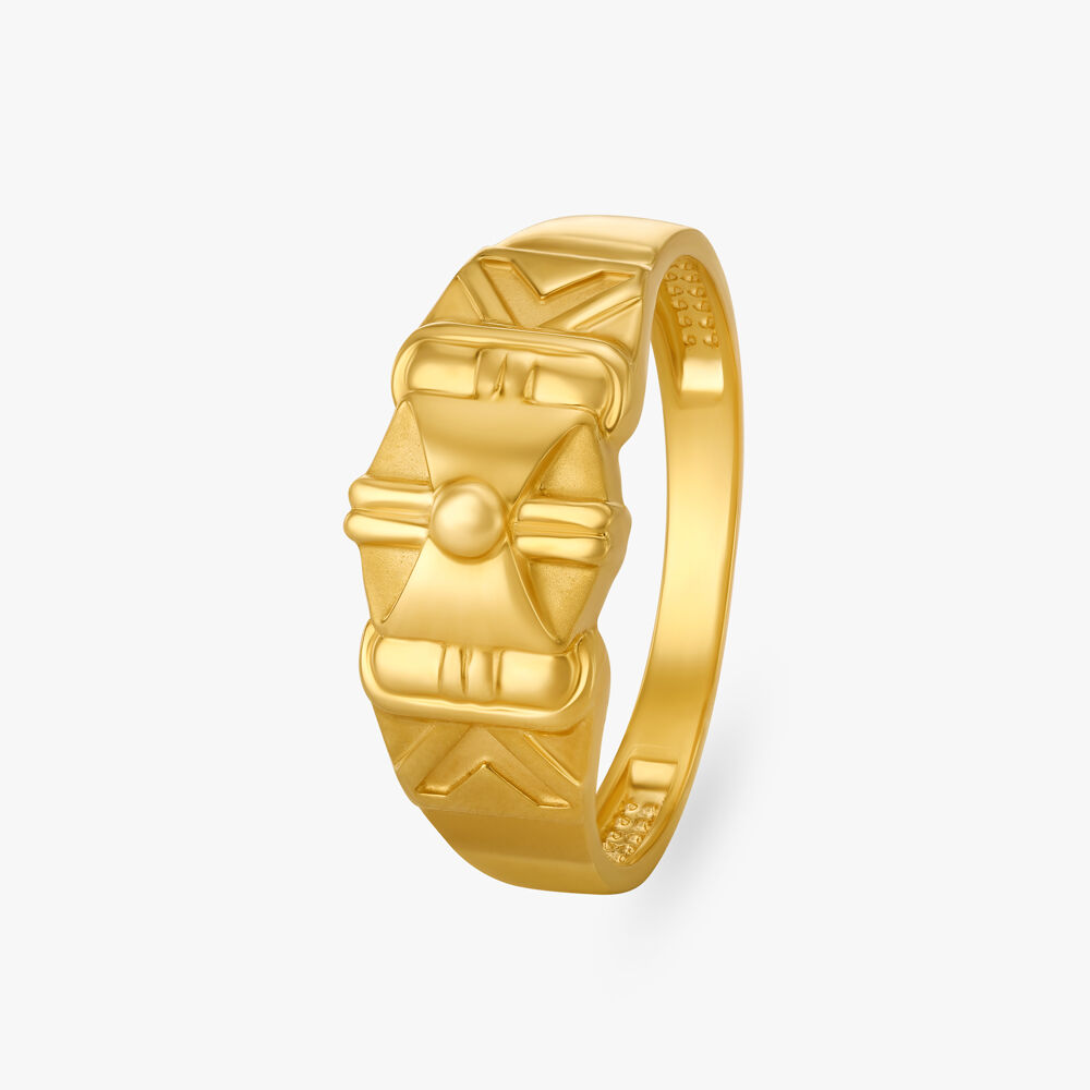 Elegant Sophisticated Gold Ring for Men